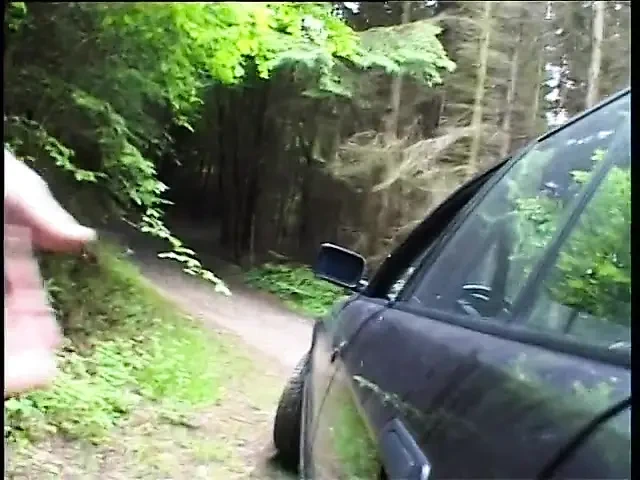 Sarışın kızı sikiyor ve yüzüne boşaltıyor