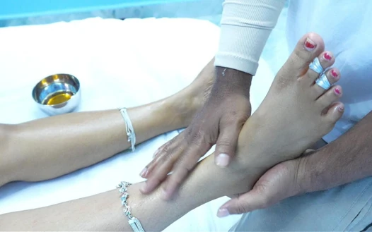 Güzel hintli kadın masajı ve anal seks seksi ses