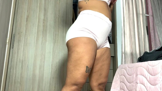 Komşumdaki kamera (büyük göt, külot)