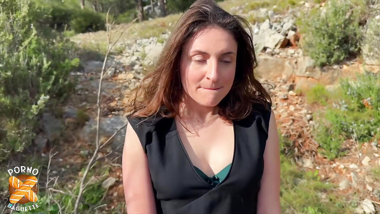 Lila, seksi Fransız orta yaşlı seksi kadın, masaj ve kamera önünde