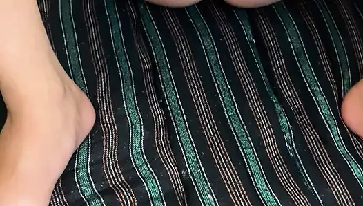 Nisha vibratörle oynuyor.. Chut k andr tak ghus gaya galti se..