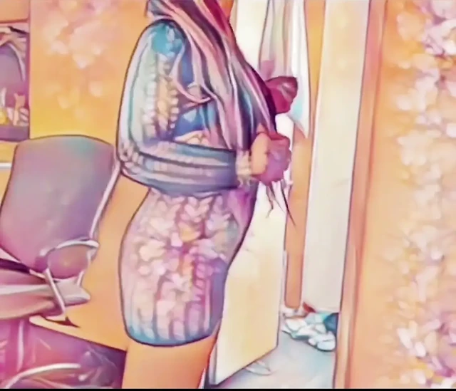 Her şeyi başlatacak ve sahibe Solena bugün hayırsever hissediyor.... Beklemeye gelmeyin