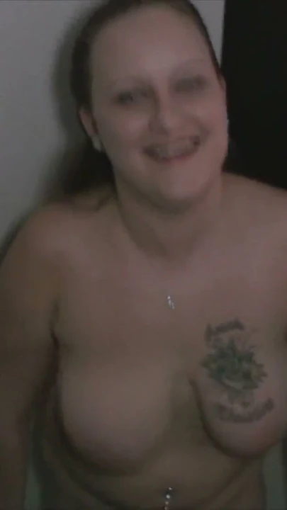 İri Memeli Esmer Glory Hole BJ | Bölüm 1