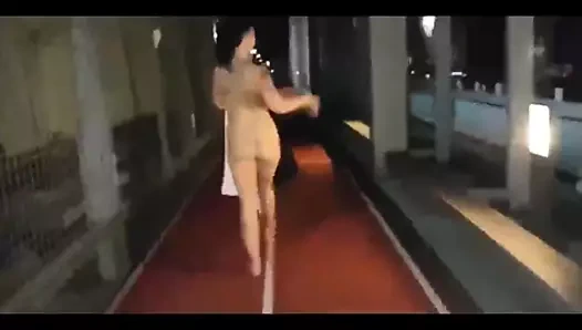 Şanslı züppe sikikleri dik genç 18yo sürtük