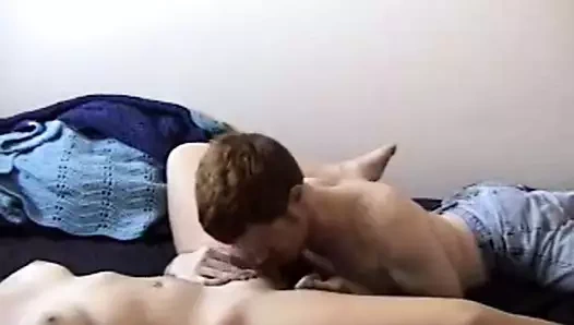 Amatör çığlıklar olarak o orgazm olurken becerdin