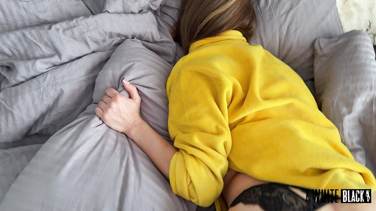 My stepdaughter's juicy ass on my fist, what a horny bitch she is