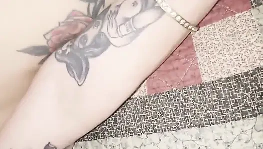 Porno yıldızı büyük yarak emiyor