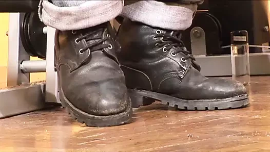 Fetiş erkekler prezervatifsiz antrenmanda