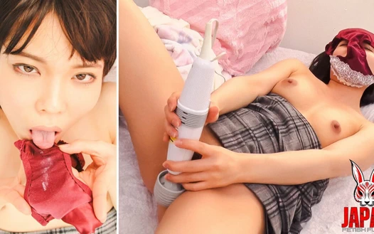 Momo Momoi'nin kadın külotlu çorap kokusuyla mastürbasyon