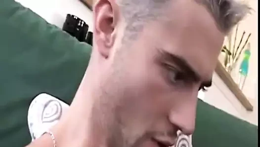 Üvey oğul ve anne, gerçek değil