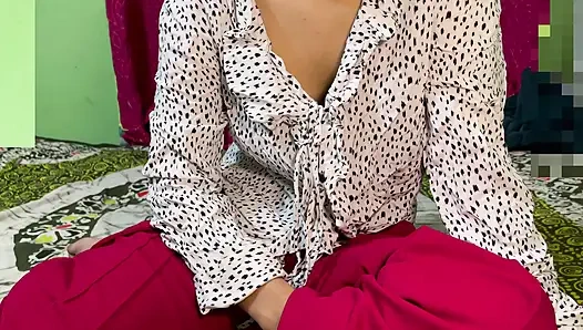 Seksi üvey kuzenim çok ateşli görünüyor ve her gün onunla sikişmek istiyorum