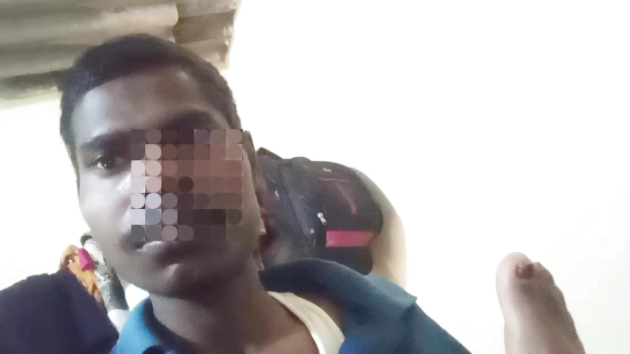 Desi OLD Padosi Friend Ki Aunty Ko Usi Ke Room Per Jakar Romantic Mood Mein Chudai Kiya