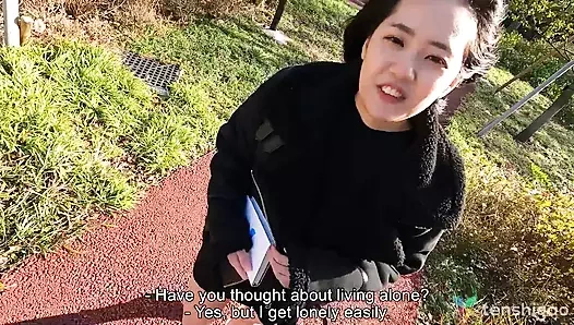 Moeka tachibana 27 yaşında ve ilk porno videosunda