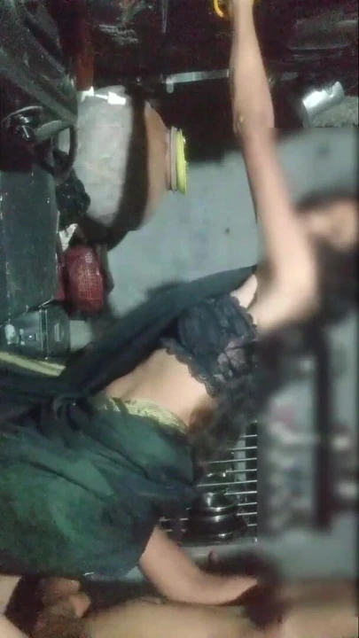 "Seksi yenge çok sert acı verici sikişiyor" dan muhteşem an