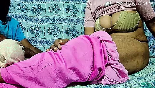 Hintli dasi bahabi ve dewar odada seks yapıyor 27544