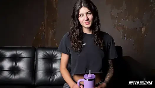 Ramona Vixen işkence etmekten ve zevk için yalvarmadan salyalar akıyor