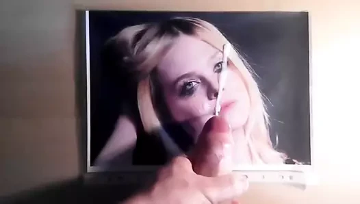 Elle Fanning'e boşalma