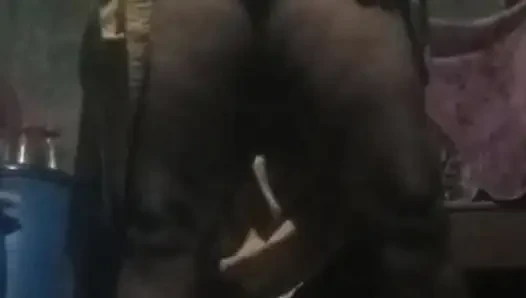 Yangzi apni chut ka ched dikhati hai uska naraj pati jangal me mutthi marta hai