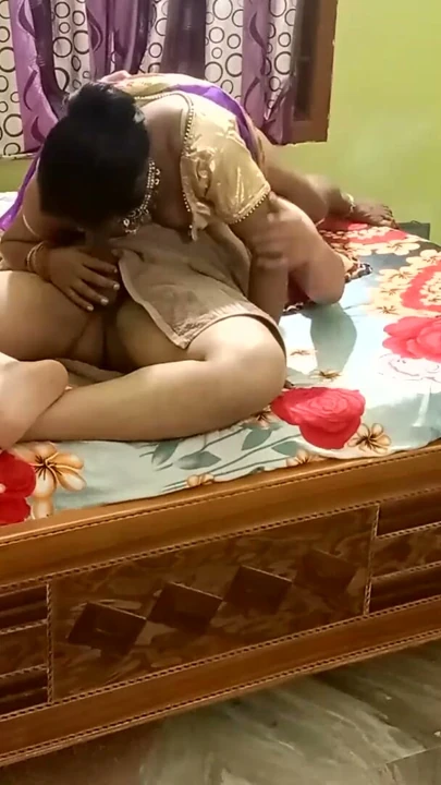 Karım Evde Yokken - Komşu Bhabhi Sakso Çekmek ve Ters Sikiş İçin Geldi | Bölüm 1