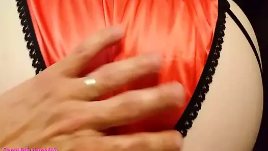 Kırmızı saten külot için sikme