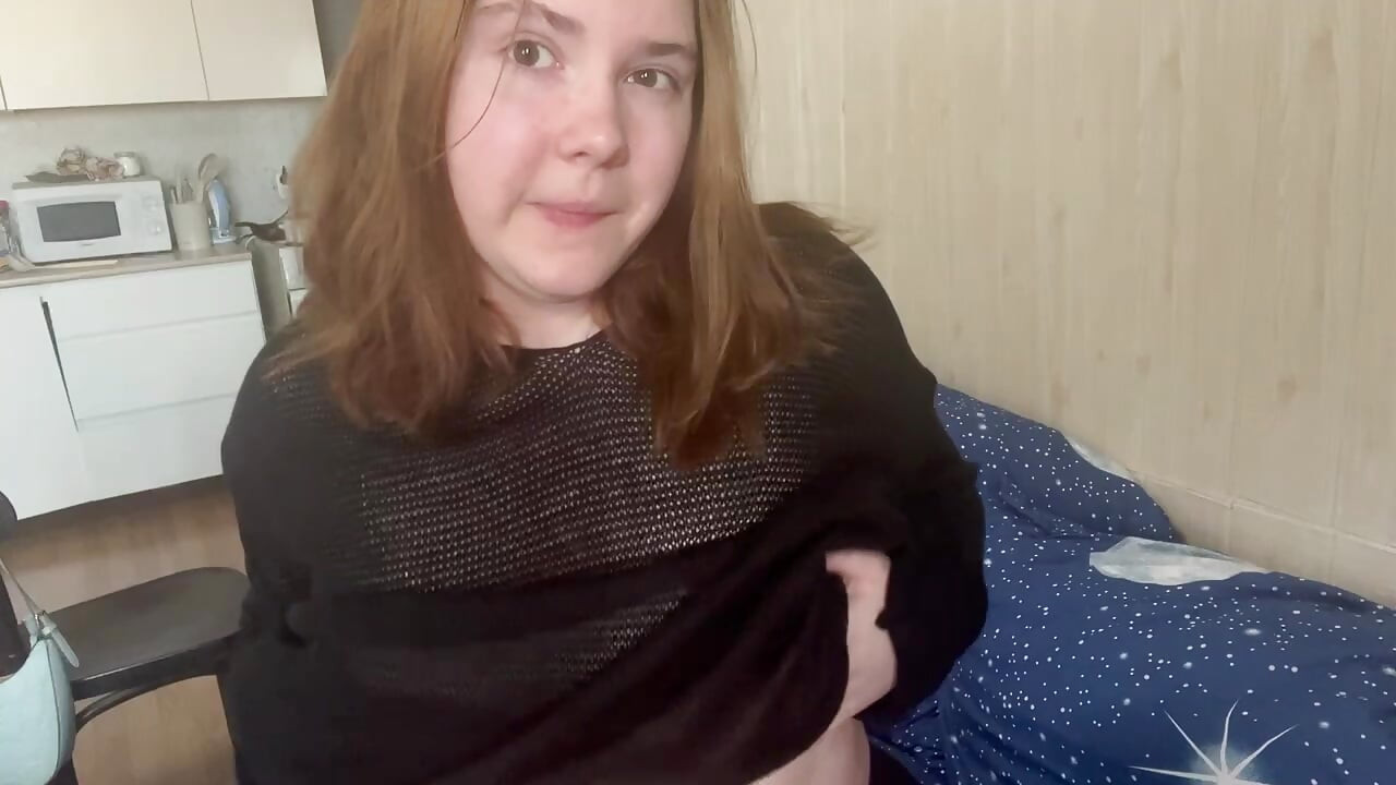 Daphne Key vibratörle kamerada kendini tatmin ediyor.