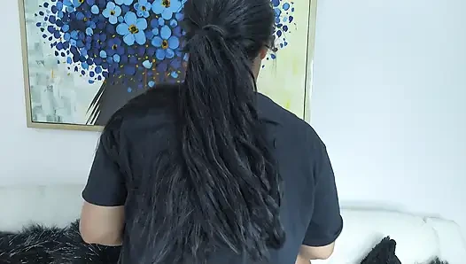 Alisha is horny, she wants a good fuck. Part 1
