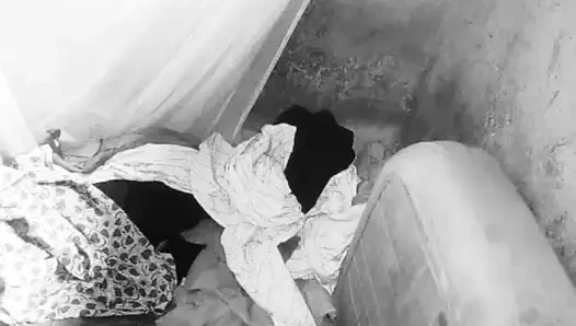 Gülümseyen yüz ve ben hala onu sert sikmeye devam ediyorum