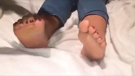 Evaggelia'nın seksi kremsi (38 beden) ayakları