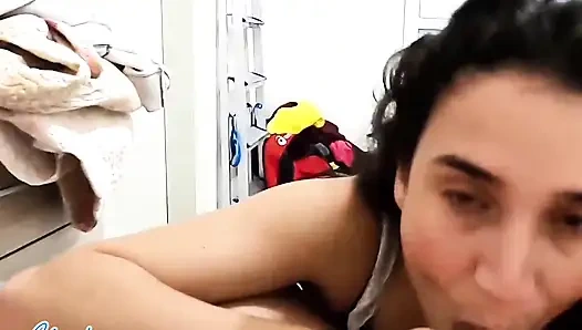 Evli sürtüğün ağzına boşalıyor!