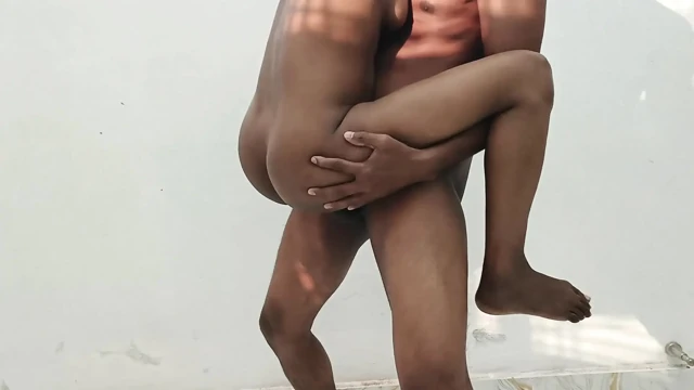 Üvey kız kardeşimi çok sert sikiyorum, seks gösterisinin tadını çıkarın