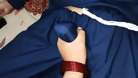 Hintli evli kadın kocasını aldatıyor, Hintli ateşli evli kadın erkek arkadaşıyla sert xxx seks yapıyor queenbeautyqb