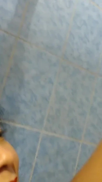 Незабываемый момент из "Лучшего видео двух сводных сводных сестр писают друг на друга и обе писают с мужем"