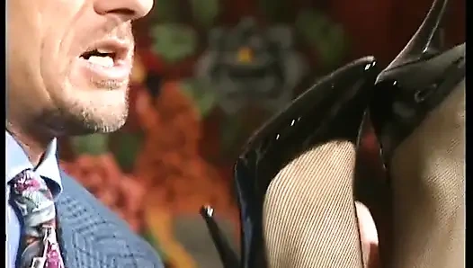 Büyük Memeli Üvey Anne Anal Seks Yapıyor - Kaslı Üvey Baba Onu Sert Sikiyor