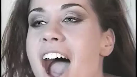 iki sluts zevk almak sıcak steaming duş seks