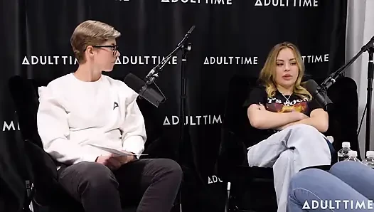 Gizelle Blanco ve Anna Claire Feromonları Bulutlar, Makaslama ve Çalı | Adult Time Podcast