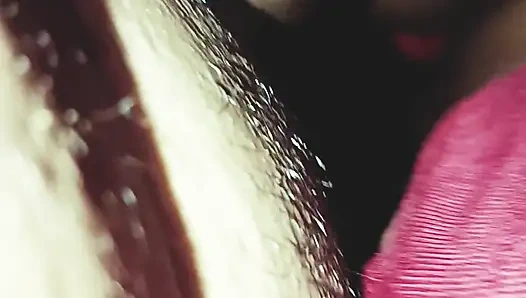 Kız arkadaş amcık yalıyor ve emiyor ev yapımı video