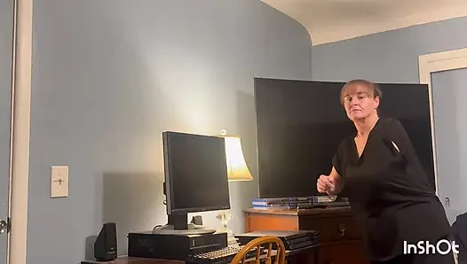 Mature mom craves cock in all her holes and cum in her asshole