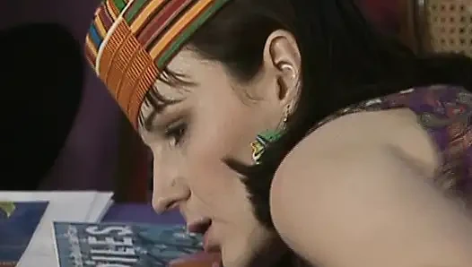 Çarpıcı sürtükler ve büyük yaraklarla muhteşem Alman anal grup seks