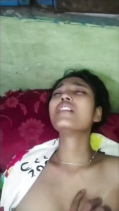 18 + Desi Azgın Kız Parmaklıyor Hint Bhabhi Sert Sikiyor