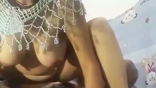 Bölüm 3 - üvey baba ateşli videoda üvey kızını sikiyor