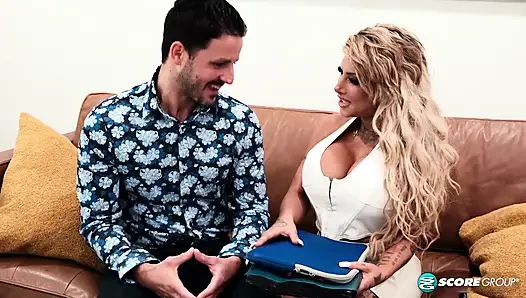 Kitana Montana dünyanın en büyük İspanyol dili