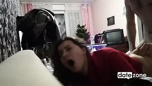 Amatör çift porno izlerken azdı ve sikişmeye başladı