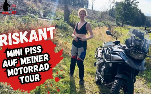 Ateşli mini sidik motosiklet turunda