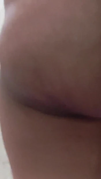 Обязательный для обмена момент из "Жена дези Конец секса она чистит свою киску С туалетом"