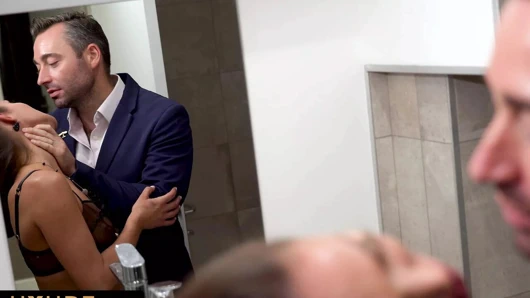 Alyssa Reece, itaatkar kadın