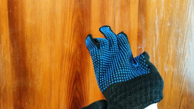 Islak yarak agresif bir şekilde üzerinde çalıştı
