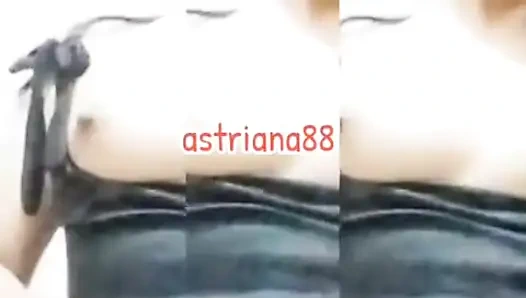 Yanlısı bekar kadının büyük bir yarağa ihtiyacı var