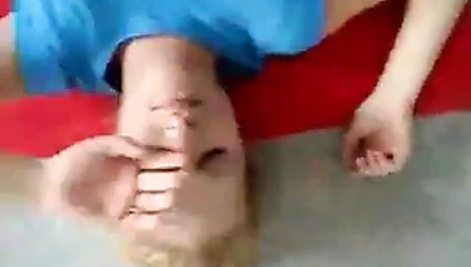 Güzel oral seks ve boşalmak üzerinde yüz