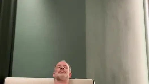 Kanepede mastürbasyon yaptım