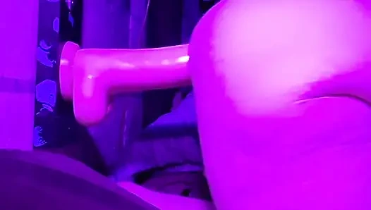 13 inçlik dildoma biniyorum